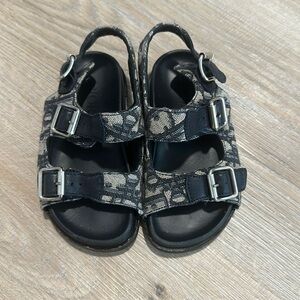 Dior kids sandal size 24